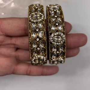 Kundan bangles set